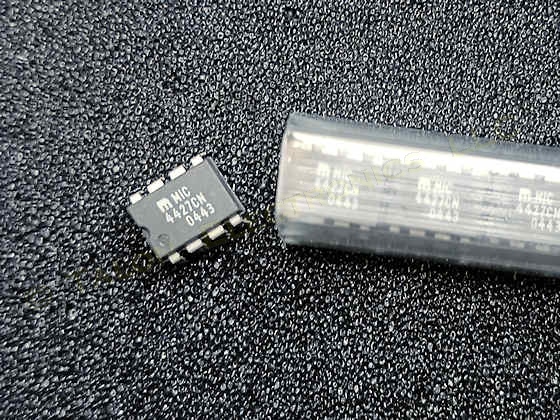 MIC4427CN Low-Side Gate Driver IC Non-Inverting  PDIP-8
